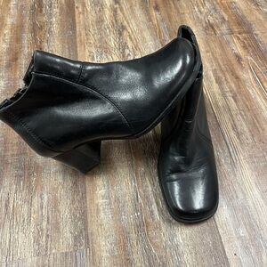 Black vintage Y2K leather square toed ankle boots with a chunky heel